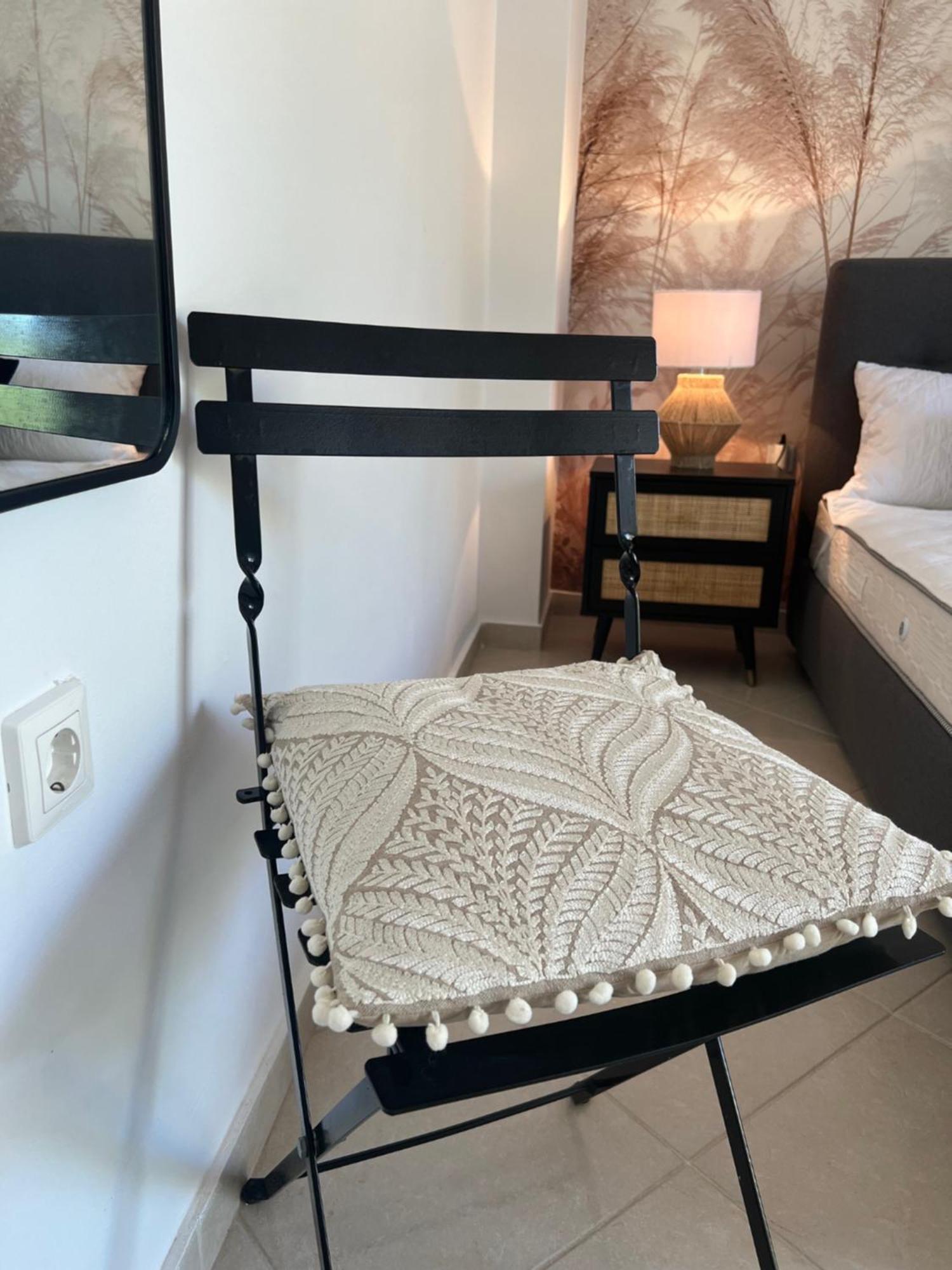 Daisy'S One-Bedroom Apartment Tolón Eksteriør bilde